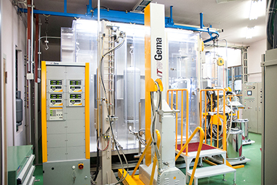 自動静電粉体塗装機