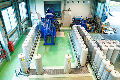 ボンベプレス機